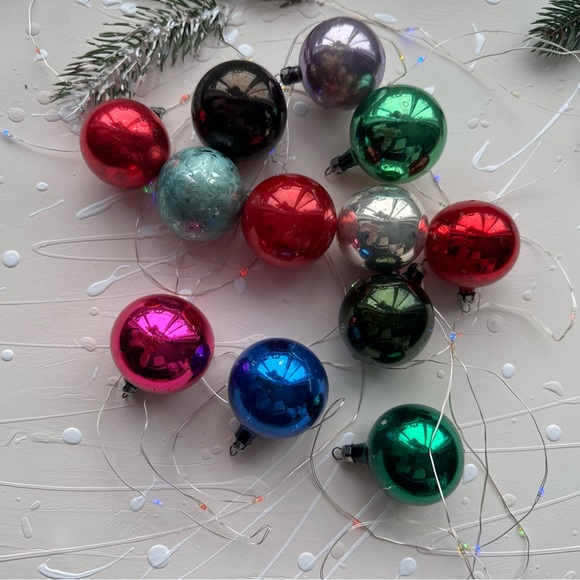 Vintage Christmas Glass Ornaments Box of 12 - Picture 12 of 16